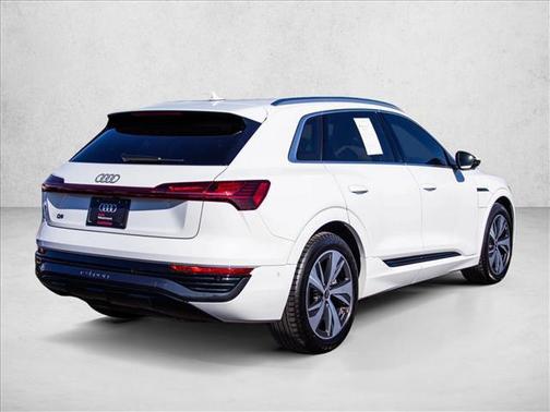 2024 Audi Q8 e-tron Premium Plus