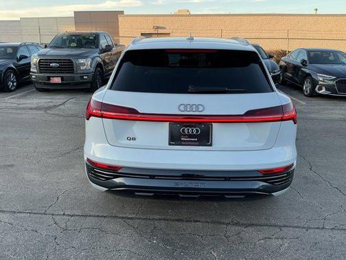 2024 Audi Q8 e-tron Premium Plus