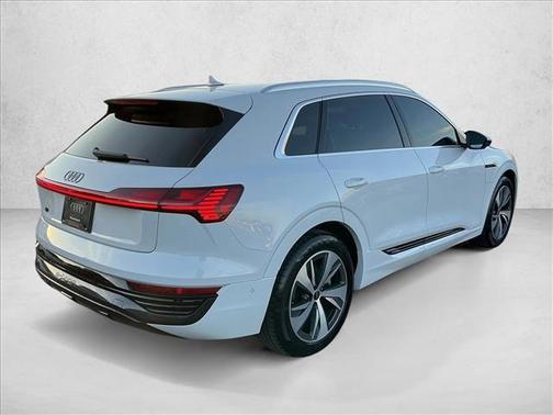 2024 Audi Q8 e-tron Premium Plus