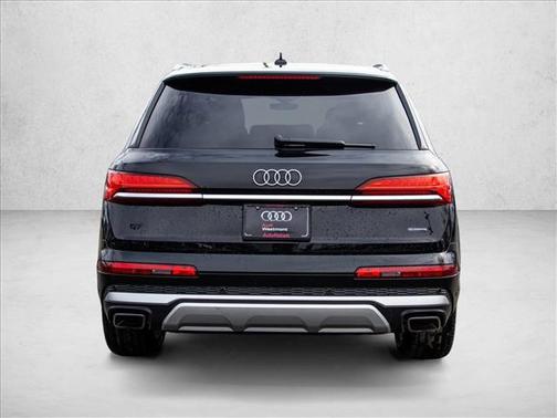 2025 Audi Q7 45 Premium Plus
