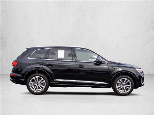 2025 Audi Q7 45 Premium Plus