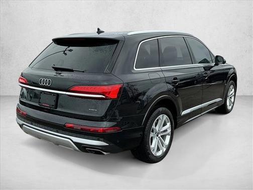 2025 Audi Q7 45 Premium Plus