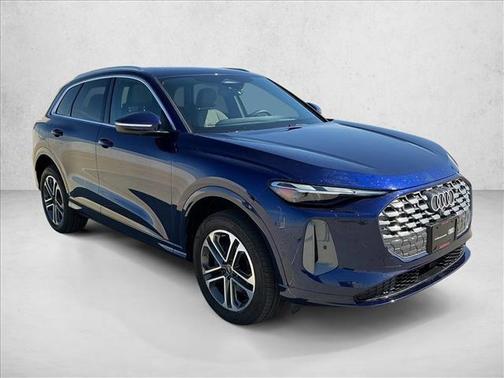 Navarra Blue Metallic 2025 Audi Q5 Premium TFSI quattro S tronic