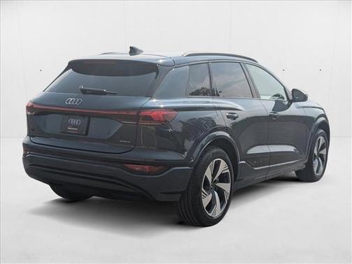 2025 Audi Q6 e-tron Premium Plus quattro