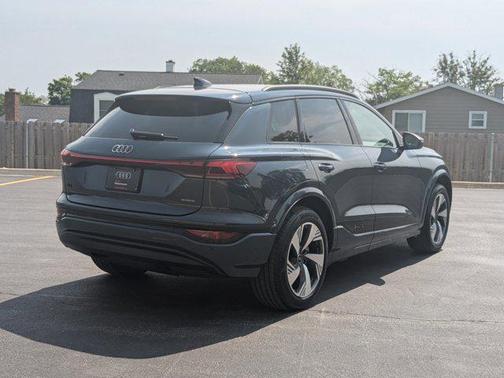 2025 Audi Q6 e-tron Premium Plus quattro
