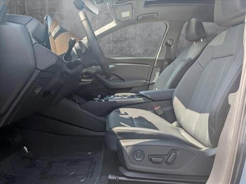 2025 Audi Q6 e-tron Premium Plus quattro