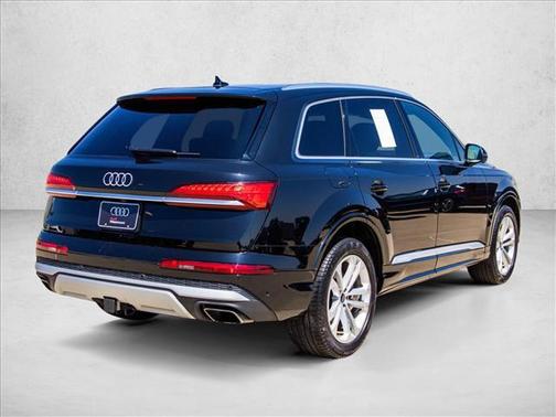 Mythos Black Metallic 2025 Audi Q7 55 Premium