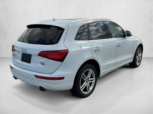 Glacier White Metallic 2016 Audi Q5 2.0T Premium Plus