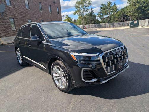 2025 Audi Q7 55 Premium Plus