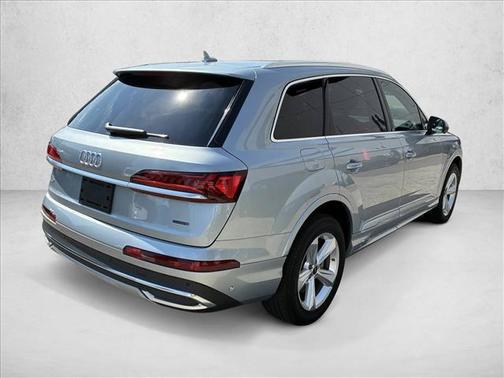 Satellite Silver Metallic 2023 Audi Q7 45 Premium Plus