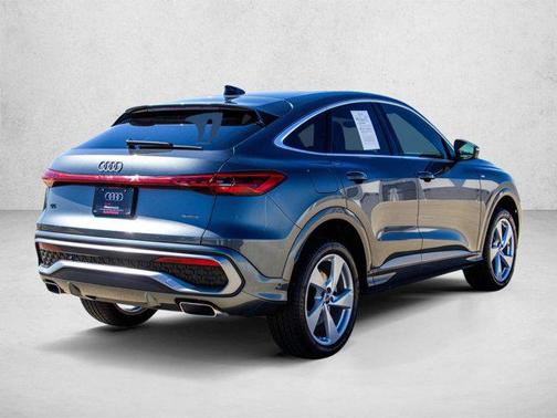 Daytona Gray Pearl Effect 2025 Audi Q5 Premium Plus TFSI quattro S tronic