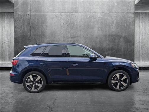 2022 Audi Q5 45 S line Premium Plus