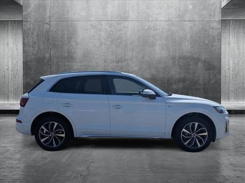 2023 Audi Q5 45 S line Premium Plus