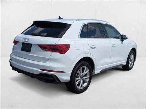 2024 Audi Q3 Premium 45 TFSI S line quattro Tiptronic