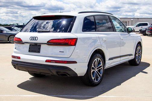 Glacier White Metallic 2026 Audi Q7 45 Premium Plus