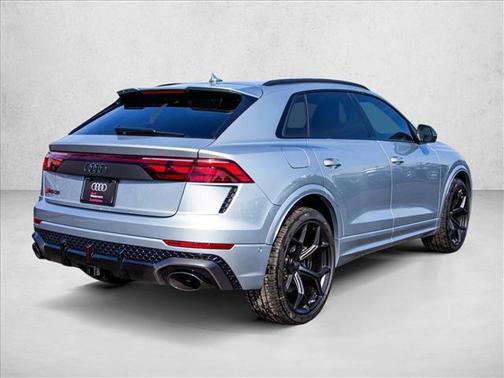 satellite silver metallic 2026 Audi RS Q8 4.0T