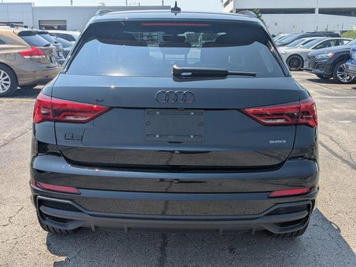 2025 Audi Q3 Premium 45 TFSI S line quattro Tiptronic