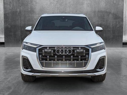 2025 Audi Q7 45 Premium Plus