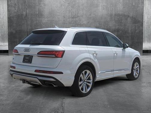 2025 Audi Q7 45 Premium Plus