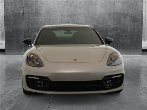 2022 Porsche Panamera 4 Platinum Edition