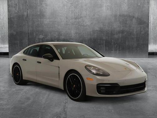 2022 Porsche Panamera 4 Platinum Edition