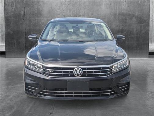 2018 Volkswagen Passat 2.0T R-Line