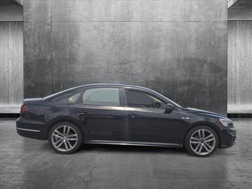 2018 Volkswagen Passat 2.0T R-Line