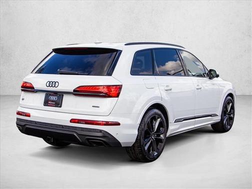 Glacier White Metallic 2026 Audi Q7 55 Premium Plus