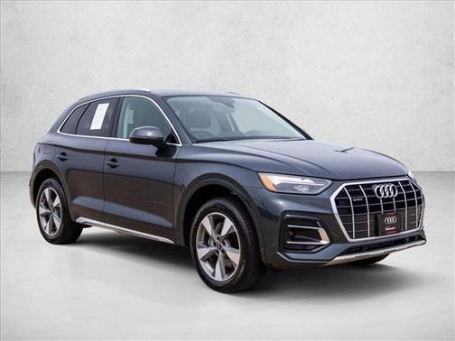 Manhattan Gray Metallic 2024 Audi Q5 40 Premium