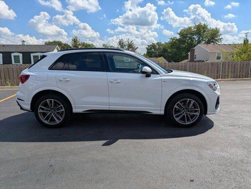 2025 Audi Q3 Premium 45 TFSI S line quattro Tiptronic