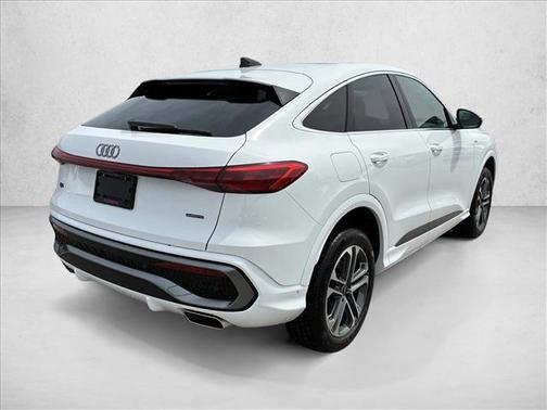 Arkona White 2025 Audi Q5 Premium TFSI quattro S tronic