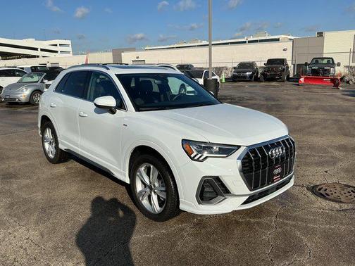 2023 Audi Q3 45 S line Premium Plus