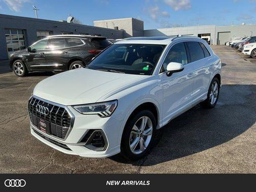 2023 Audi Q3 45 S line Premium Plus
