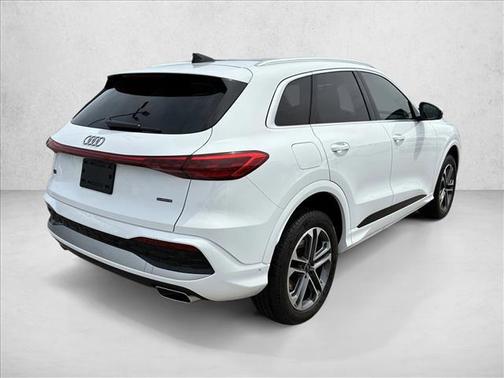 Arkona White 2025 Audi Q5 Premium TFSI quattro S tronic