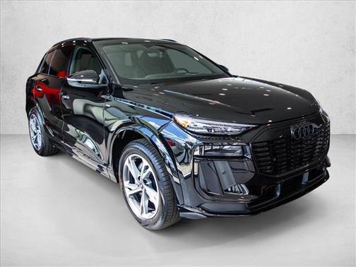 Mythos Black Metallic 2027 Audi Q6 e-tron Premium Plus