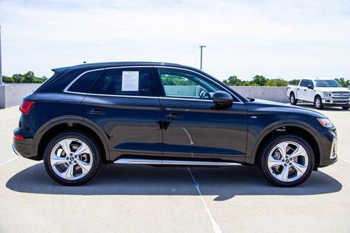 Mythos Black Metallic 2023 Audi Q5 45 S line Premium Plus