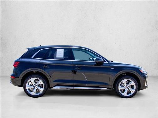 Mythos Black Metallic 2023 Audi Q5 45 S line Premium Plus
