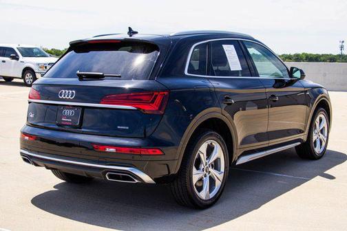Mythos Black Metallic 2023 Audi Q5 45 S line Premium Plus