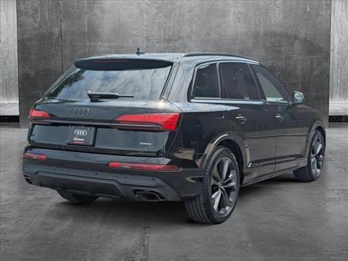 2025 Audi Q7 55 Premium Plus