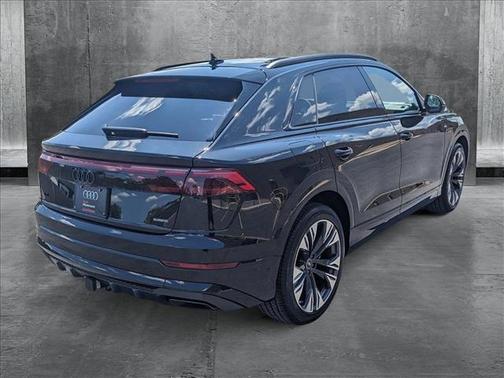 2025 Audi Q8 55 Premium Plus