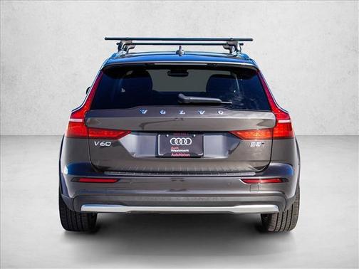 2023 Volvo V60 Cross Country B5 Plus