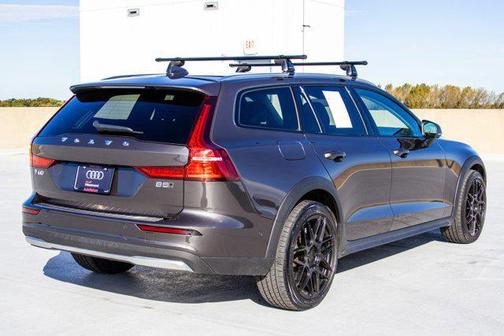 2023 Volvo V60 Cross Country B5 Plus