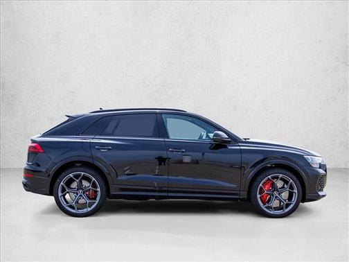 Mythos Black Metallic 2026 Audi RS Q8 4.0T