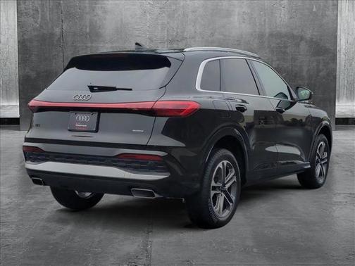 2025 Audi Q5 Premium