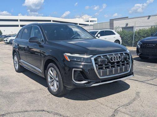 2025 Audi Q7 55 Premium Plus