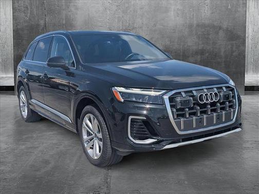 2025 Audi Q7 55 Premium Plus