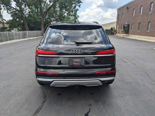 2025 Audi Q7 55 Premium Plus