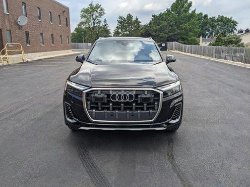 2025 Audi Q7 55 Premium Plus