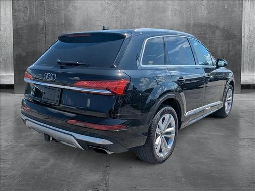 2025 Audi Q7 55 Premium Plus