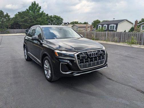 2025 Audi Q7 55 Premium Plus
